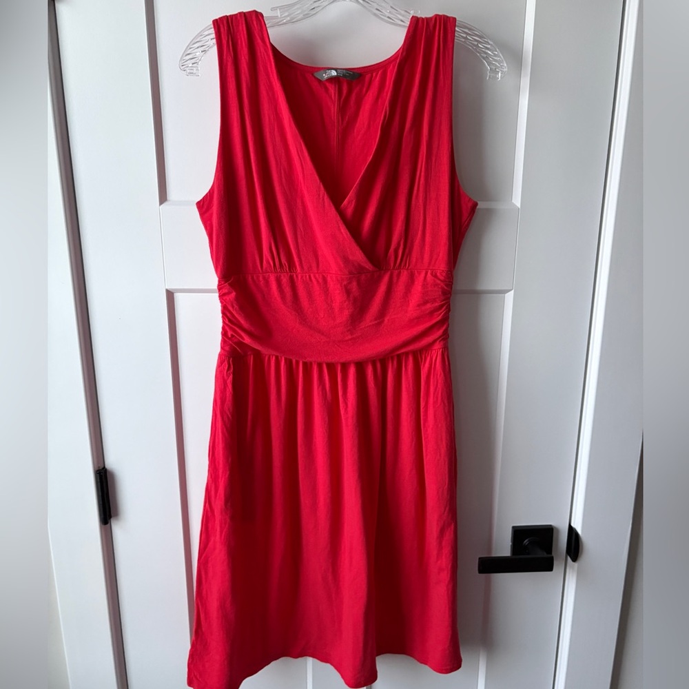 The North Face Women's Heartwood Surplice Sleeveless Red Dress Size Medium